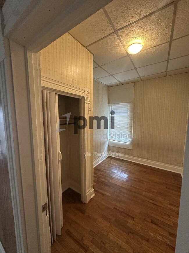 Building Photo - 2808 Champaign Ave