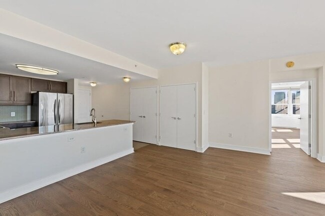 Building Photo - 88 Morgan St