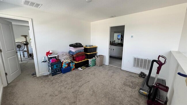 Building Photo - 11200 Listening Dr