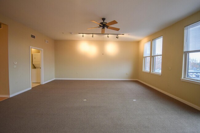 Building Photo - 1425 NE 61st Ave