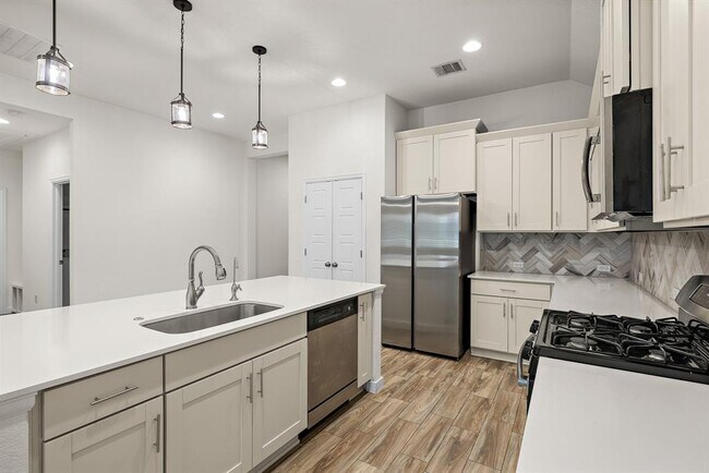 Building Photo - 121 San Domenico Cv