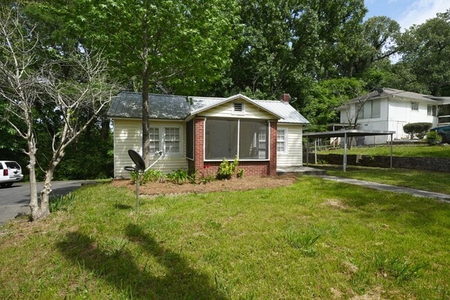 Building Photo - Cozy 2BR Home in Forestdale – Freshly Upda...
