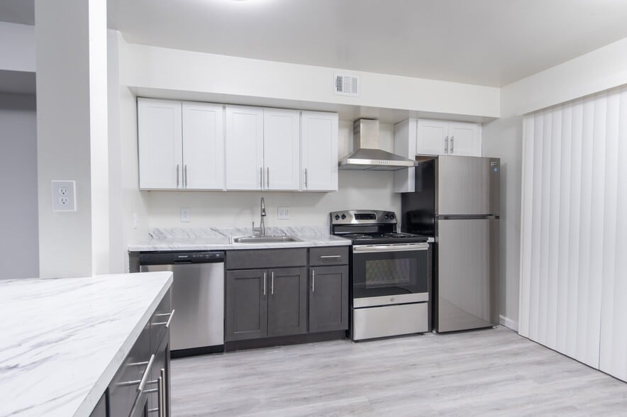 Stainless Steel Appliances - Valley Run