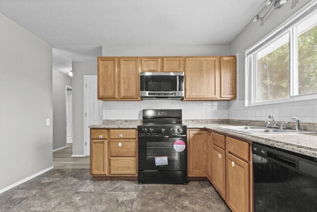 Building Photo - 2615 Flamingo Dr