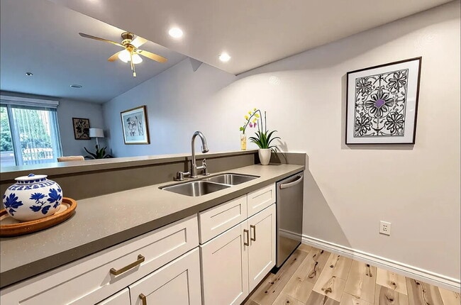 Building Photo - Don't miss this amazing opportunity to liv...