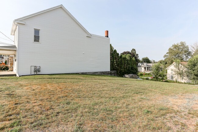 Building Photo - 175 S Enola Dr