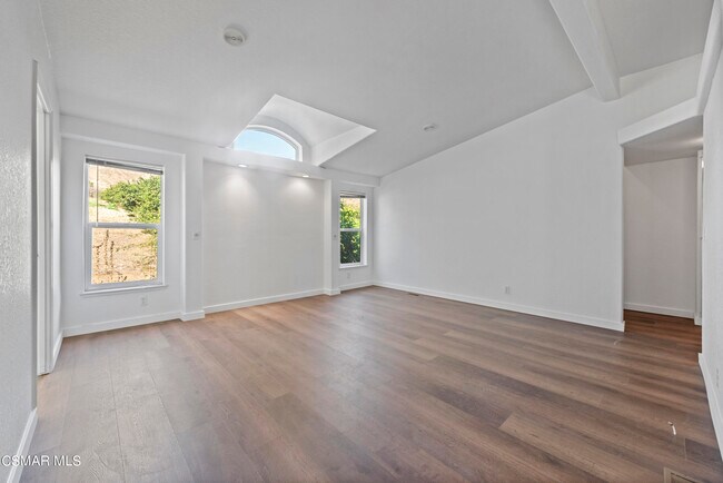 Building Photo - 1057 E La Loma Ave