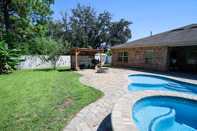Building Photo - 9168 Military Trail