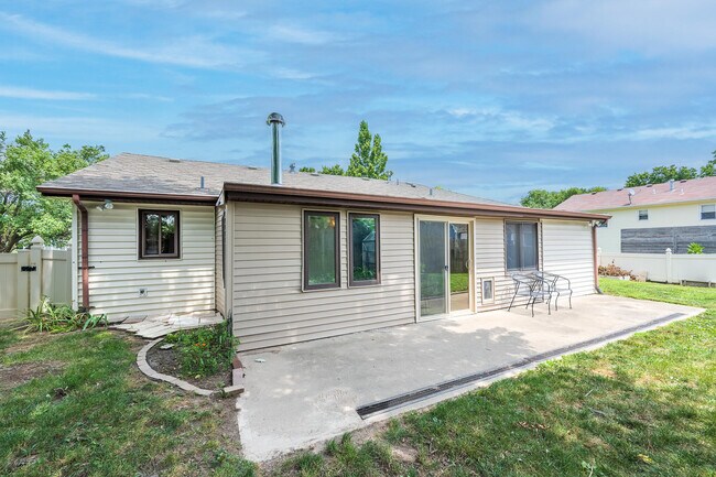 Building Photo - 2301 Winchester Dr