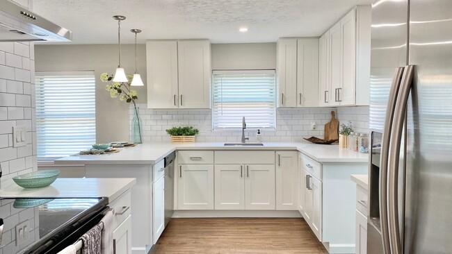 Kitchen - 22226 Woodrose Dr