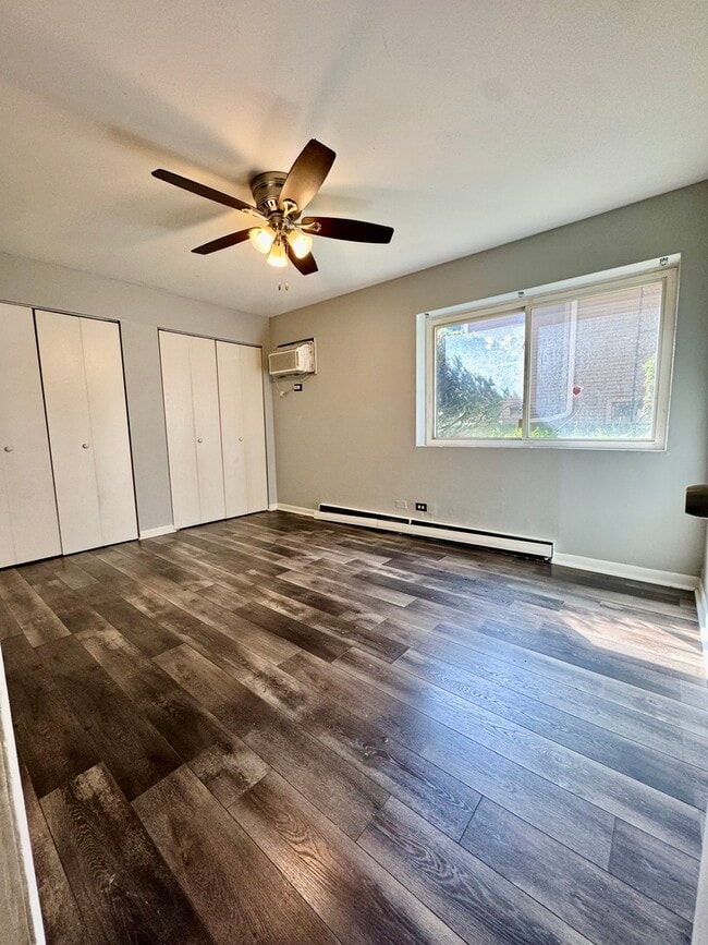 Building Photo - 727 S Maple Ave