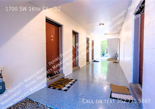 Building Photo - 1700 SW 16th Ct