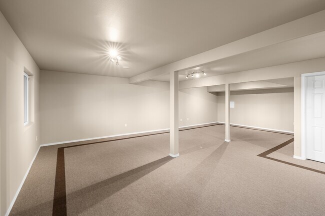 Building Photo - 231 E Linda Vista Ct