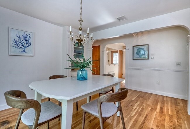 Building Photo - 33 Hillcrest Rd