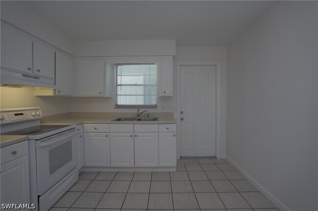 Building Photo - 1195 S Alhambra Cir