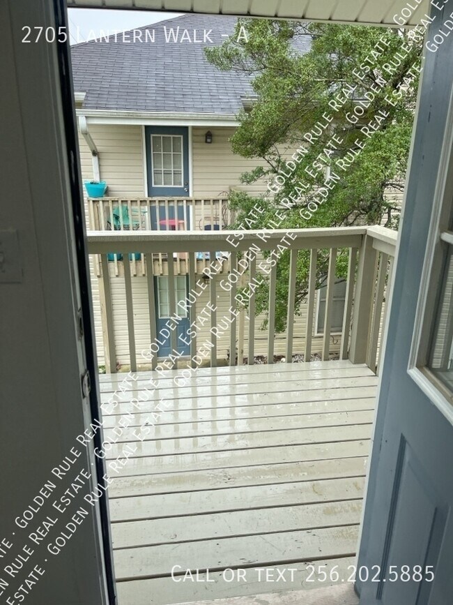 Building Photo - 2705 Lantern Walk SE