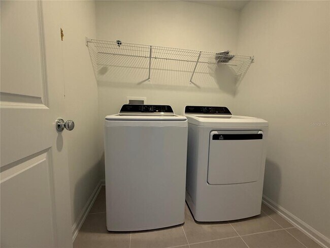 Building Photo - 1926 Sarah St