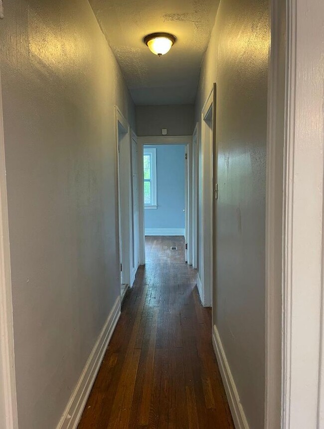 Building Photo - 2135-7 Lakewood