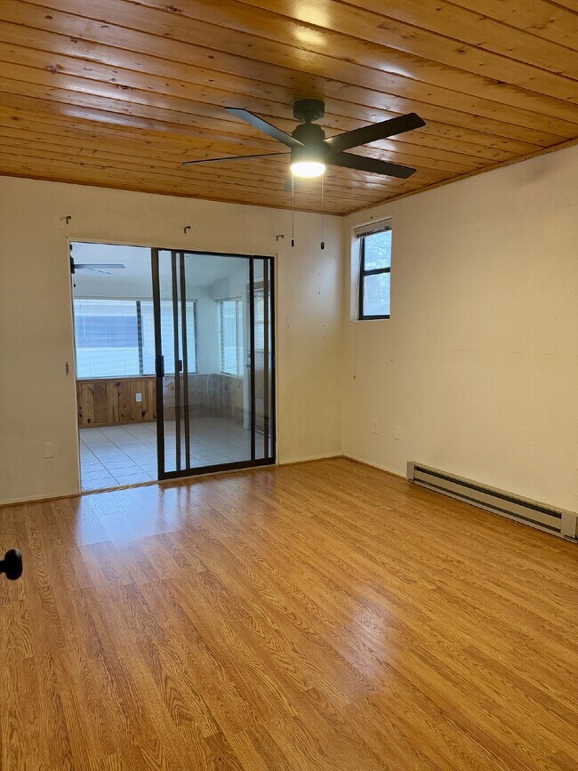 Building Photo - 1721 W Huning