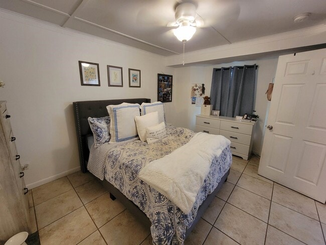 Building Photo - 404 Sable Ct