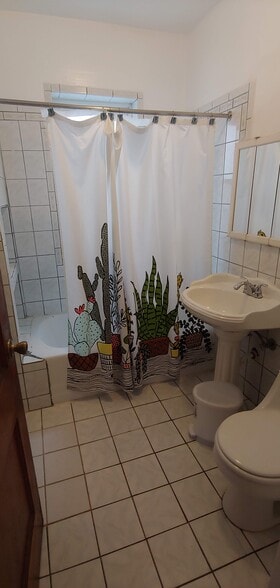 Bathroom - 2905 Lawndale Ave