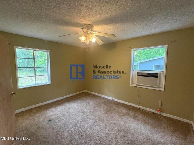 Building Photo - 3 bed/2 bath Home in 39212 Jackson!