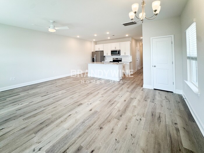 Building Photo - 1004 Wildflower Dr