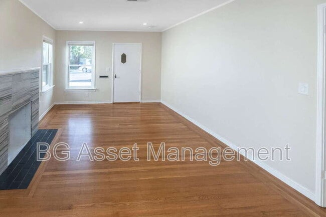 Building Photo - 317 Pomona Ave