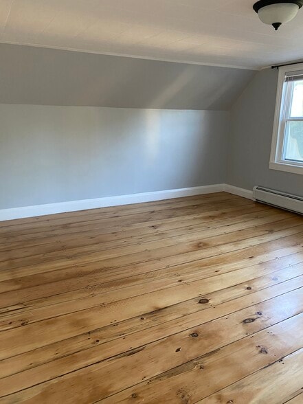 1st bedroom - 223 Pearl St