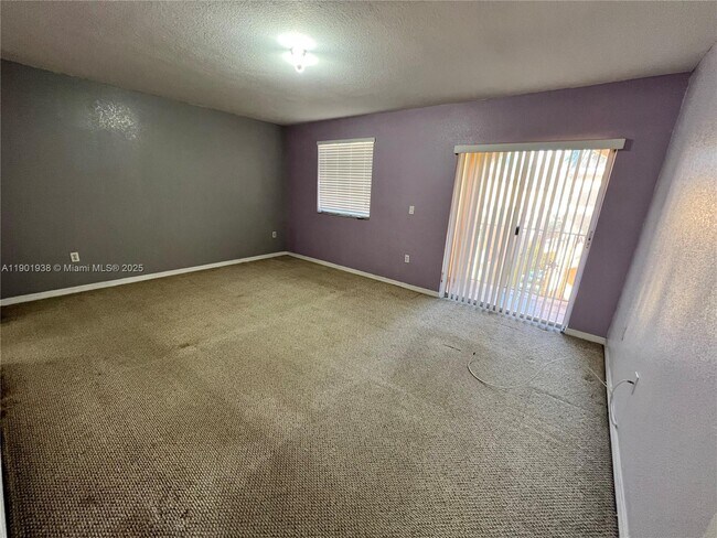 Building Photo - 10644 NW 87th Ct
