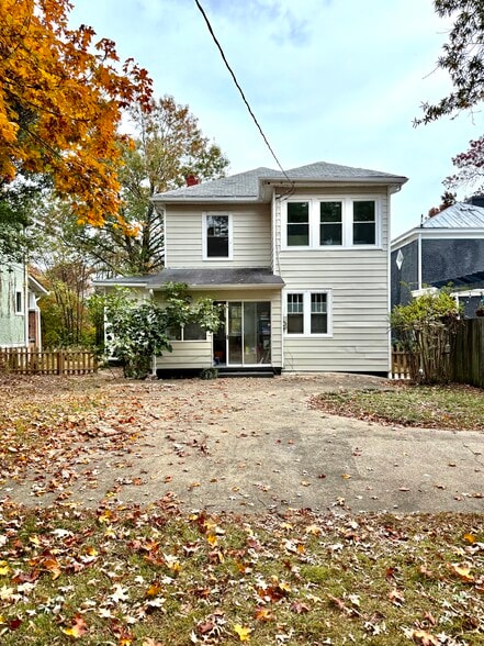 Building Photo - 2312 Hawthorne Ave