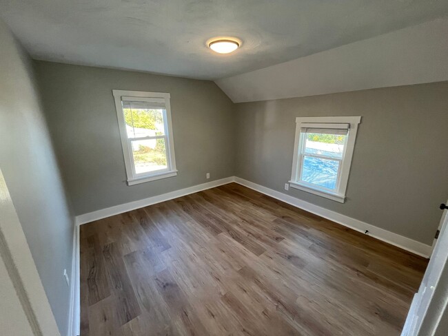 Building Photo - Gorgeous 4BR for rent- completely updated