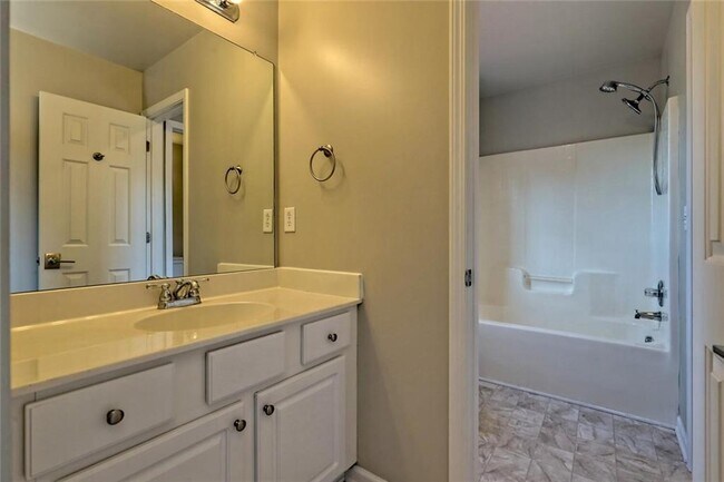 Building Photo - 5145 Fieldgate Ridge Dr