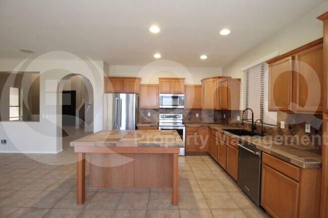 Building Photo - 17008 S 27th Ln