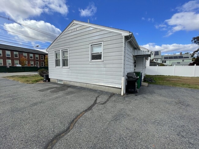 Building Photo - 226 Nevada St