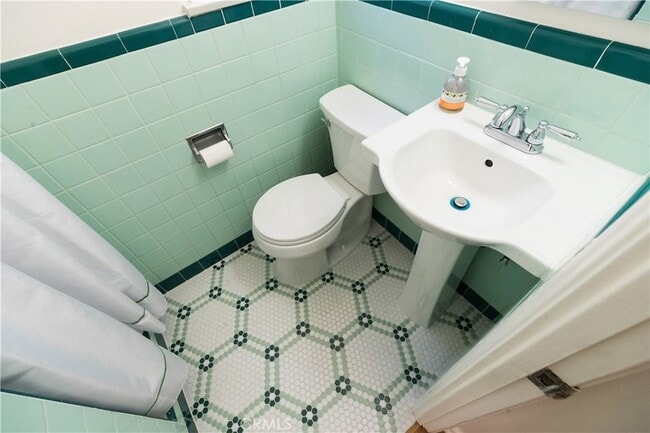 Building Photo - 13139 Valleyheart Dr