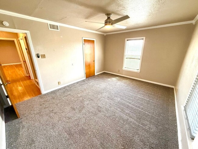 Building Photo - *MOVE IN SPECIAL* Gated Home With Hill Country Living Just Minutes From Boerne!