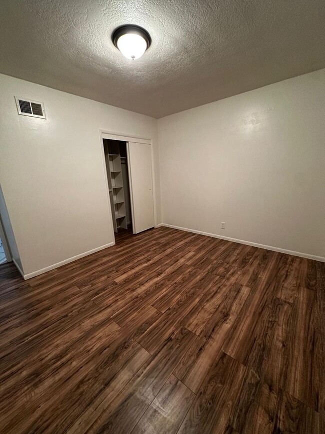 Building Photo - Beautiful Spacious Home!!! 3 Bed/2Bath $3,...