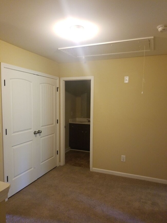 Building Photo - 3008 Bonnes Dr