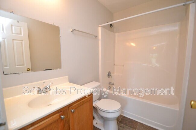 Building Photo - 824 Cumberland St