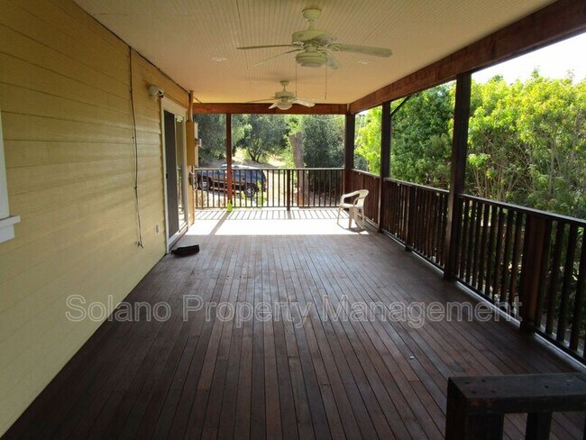 Building Photo - 476 Banning Way