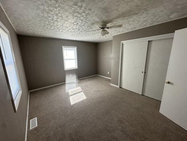 Building Photo - 218 4th St