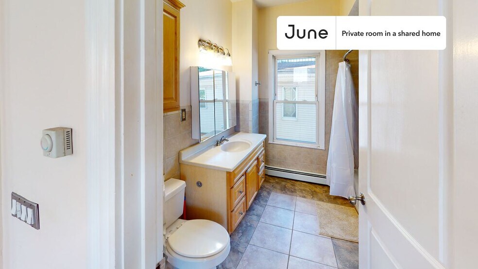 Building Photo - Room in Shared 6 bed/2 bath home