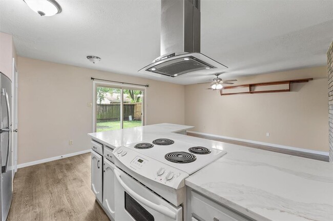 Building Photo - 6931 Tara Dr