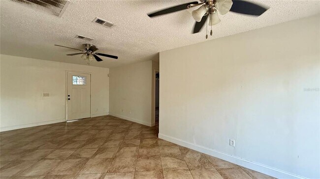 Building Photo - 126 Zacalo Way