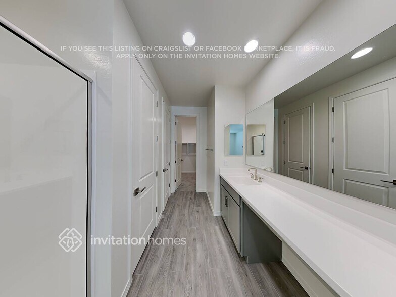 Building Photo - 35823 W Santa Monica Ave