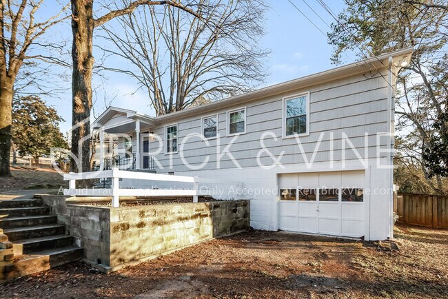Primary Photo - 813 Highbury Dr
