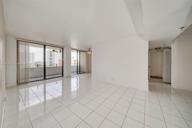 Building Photo - 1500 N Ocean Blvd