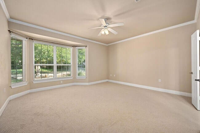 Building Photo - 216 Armstrong Dr