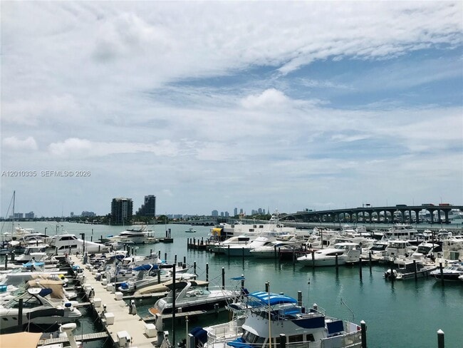 Building Photo - 1717 N Bayshore Dr